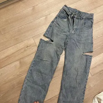 DQ STORE 데미지 데님 팬츠