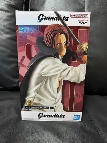 Grandista 샹크스 피규어