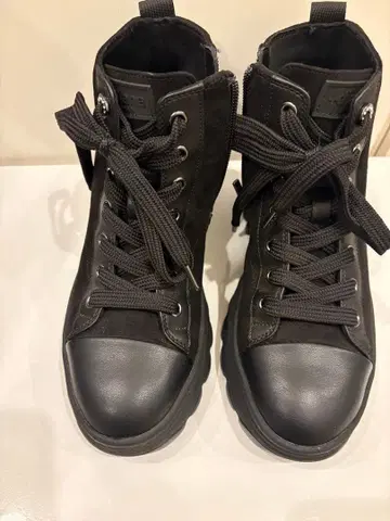 diana 하이컷 스니커즈 블랙