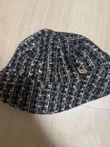 ca4la 트위드 버킷햇