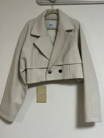 SLY 베이지 크롭 자켓