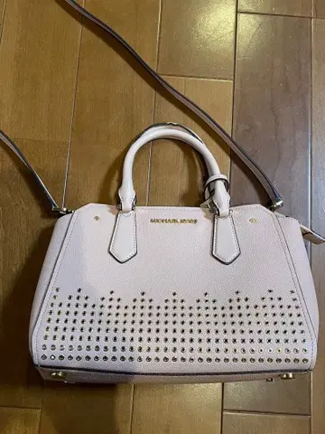 MICHAEL KORS 스터드 숄더백