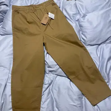 새상품 스트레치 턱 팬츠 베이지 치노 팬츠 L
