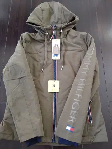 미사용 새상품 타미힐피거 소프트쉘 자켓 카키 S