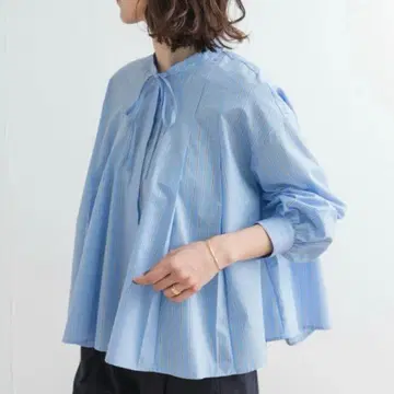 어반 리서치 도어스 스트라이프 리본 플레어 블라우스 색스 블루 색