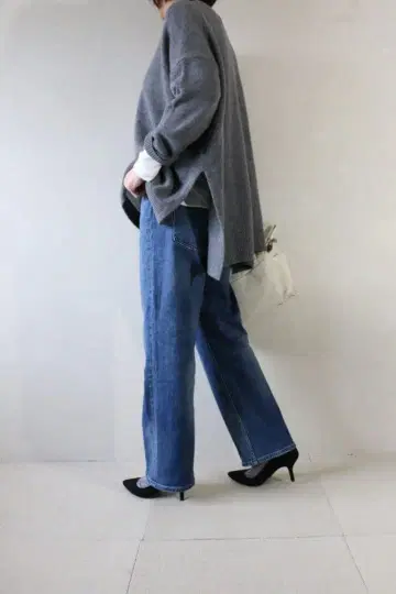 그레이 슬릿 오버 니트 x 데님 코디