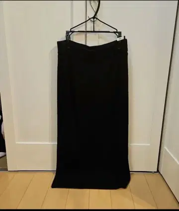 UNITED TOKYO 블랙 니트 스커트