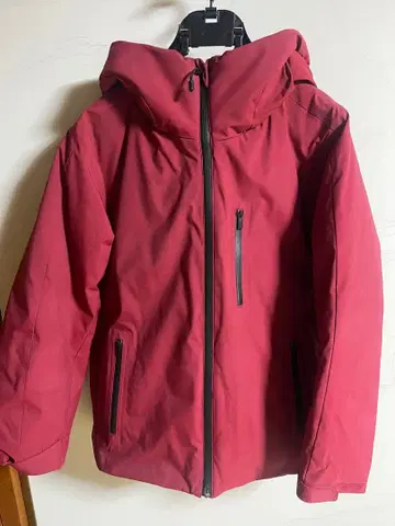 유니클로 하이브리드 다운 후드티 L 사이즈 RED