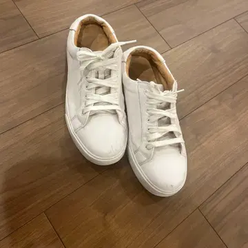 화이트 레이스업 스니커즈 가죽 비즈니스