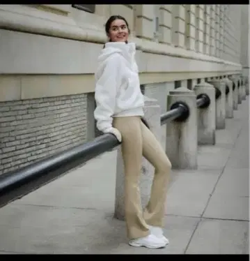 안다르 보아 플리스 화이트