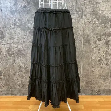 투 비 시크 종아리 기장 티어드 플레어 스커트 허리밴딩 블랙(40)