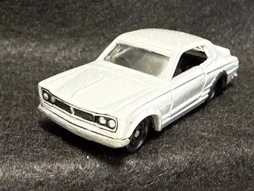 토미카 스카이라인 H.T 2000GT