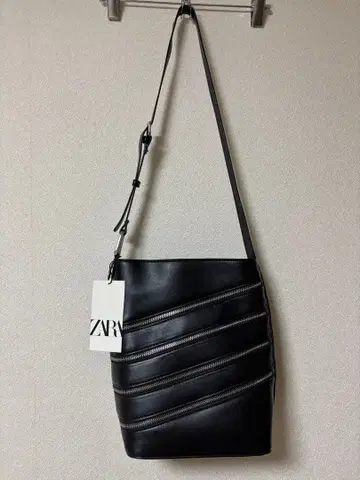 ZARA 블랙 숄더백
