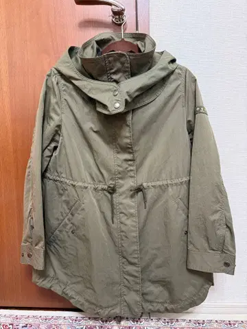 타트라스 올리브색 후드 부착 마운틴 후드티 사이즈 2