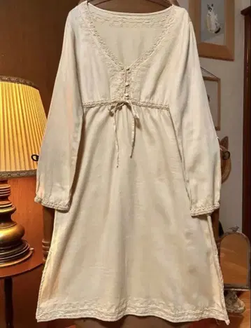 70년대 구제 의류 유럽 프랑스 빈티지 앤티크 자수 원피스