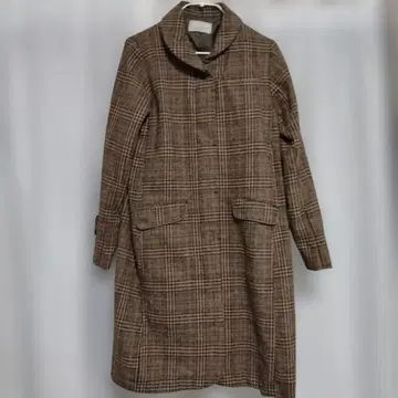브라운 계열 체크 롱 코트
