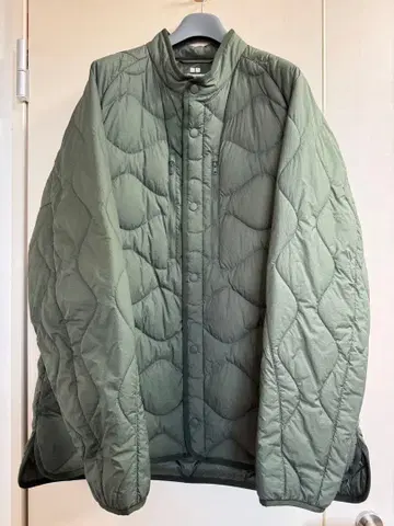 UNIQLO 화이트 마운티니어링 다운 자켓 XL