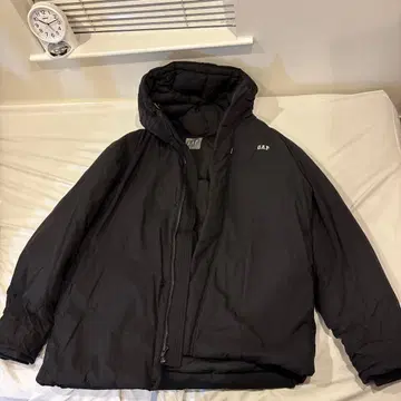 GAP 블랙 다운 자켓 L 사이즈