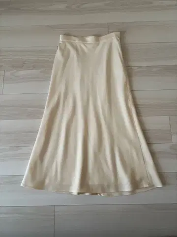 [Plage 새상품급] 심플 & 럭셔리한 크림색! 플레어 롱 스커트