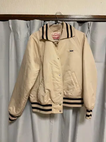 Levi's 베이지 점퍼 스트라이프 옷깃