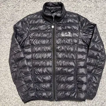 EA7 엠포리오 아르마니 블랙 다운 자켓