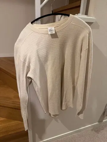 HYKE 아이보리 긴팔 코튼 니트