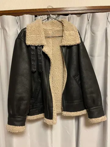 Ungrid 무스탕 코트 블랙 가죽