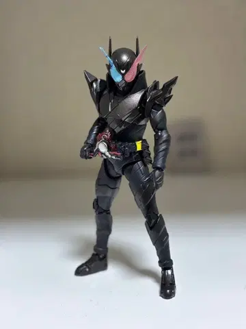 SHFiguarts 가면라이더 빌드 래빗탱크 해저드 폼