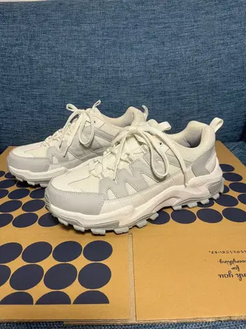 THE NORTH FACE 화이트 스니커즈