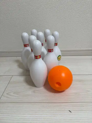 볼링 세트와 소꿉놀이 세트