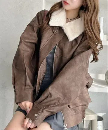 아우터 브랜드 인조 가죽 자켓 M 사이즈