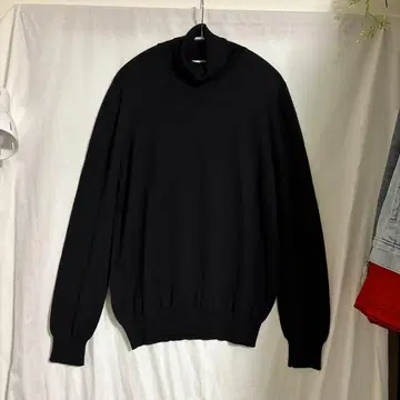 GRAN SASSO 블랙 터틀넥 스웨터