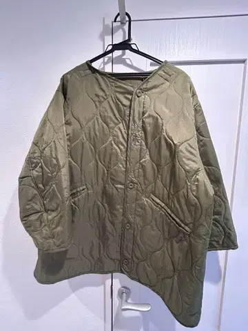 올리브 그린 퀼팅 자켓