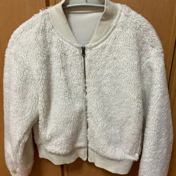 화이트 플리스 봄버 자켓