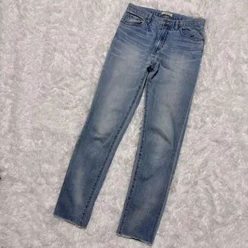 슬림핏 데님 라이트 블루 캐주얼 깔끔한