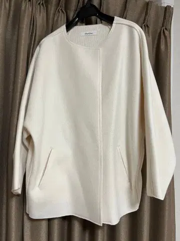 DouDou 화이트 노카라 자켓