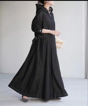 하그유 후드 부착 데님 원피스