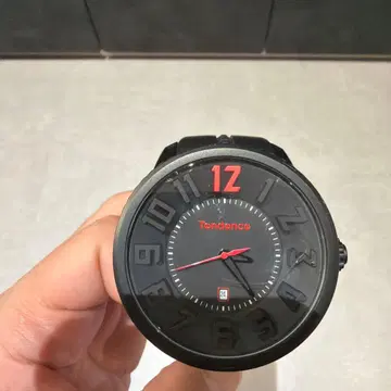 Tendence 블랙 라운드 페이스 시계