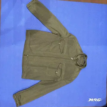 올리브색 메쉬 자켓