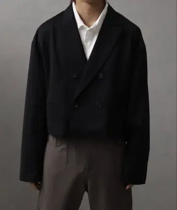 [ welise/ ] 데미지 숏 기장 테일러드 자켓