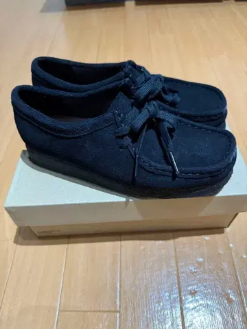 클락스 왈라비 오리지널 블랙 UK5 블랙