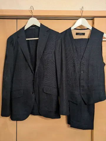 UNITED ARROWS 이탈리아제 쓰리피스 수트 네이비