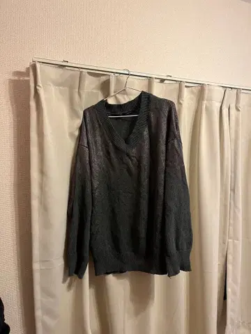 그레이 V넥 니트 스웨터 긴팔