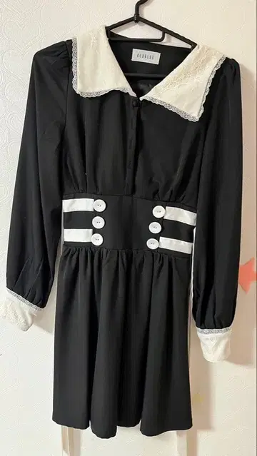 bubbles 세일러 카라 원피스