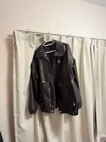 다크 브라운 가죽 박스 자켓