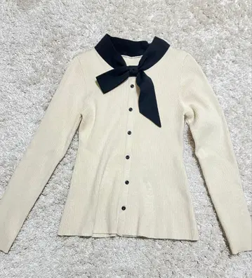 새상품급 스트로베리 필드 리본 니트