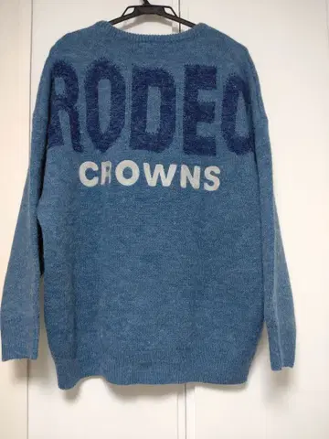 RODEO CROWNS 파란색 긴팔 스웨터