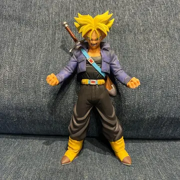드래곤볼 트렁크스 피규어