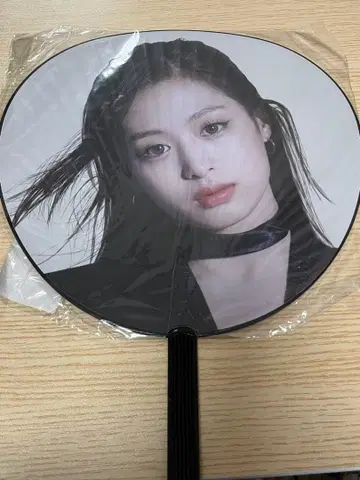 아현 부채 AHYEON BABYMONSTER 베이비몬스터