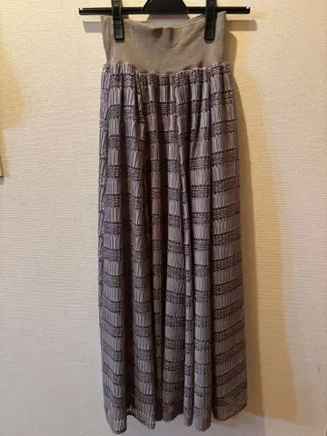 가격 인하 미사용에 가까운 모니레 롱 스커트